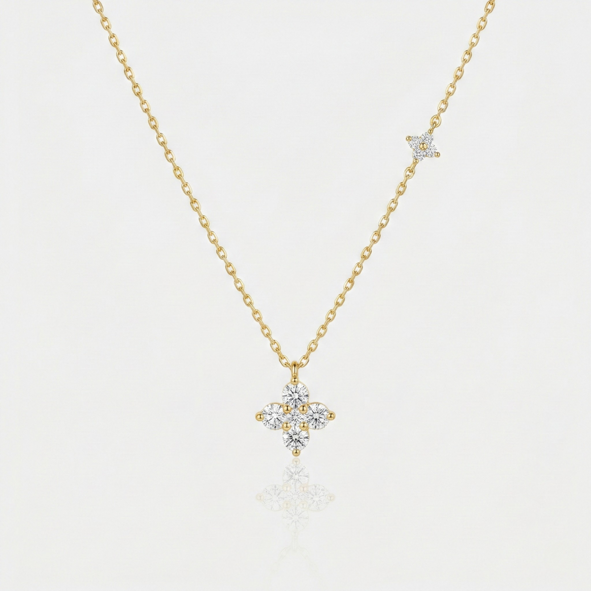 Clover Stone Pendant Necklace – Gold / White Gold