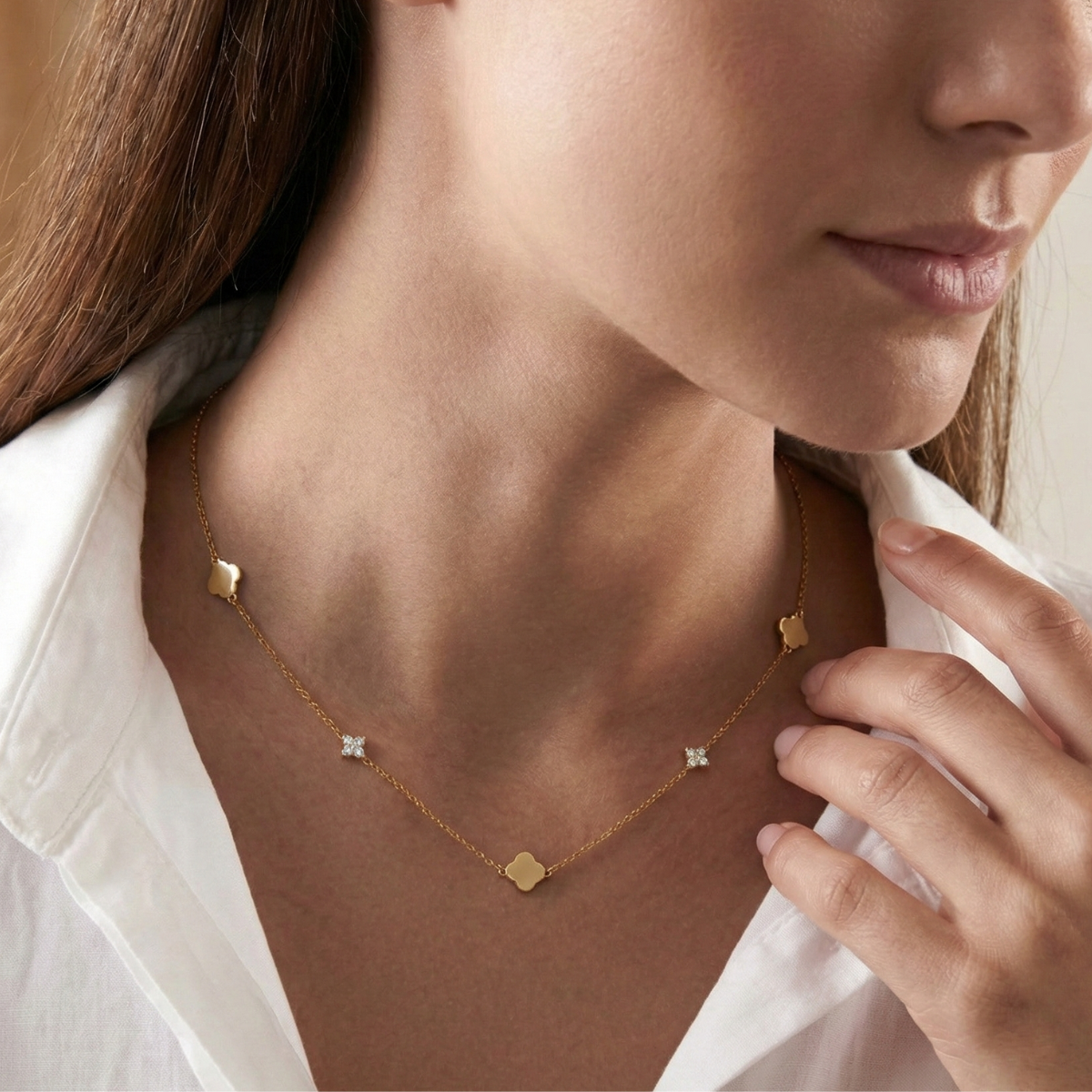 Clover & Crystal Station Necklace – Gold / Silver