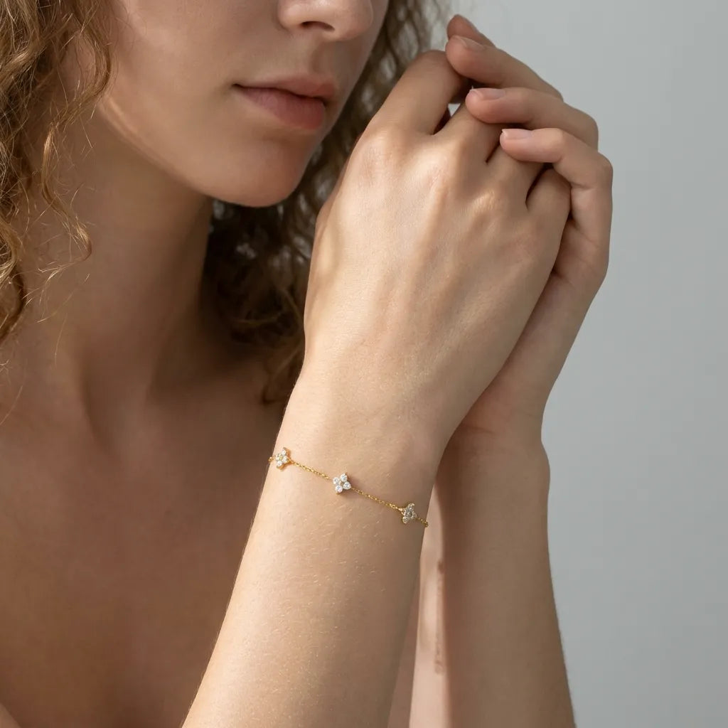 Crystal Clover Charm Bracelet – Gold & Silver