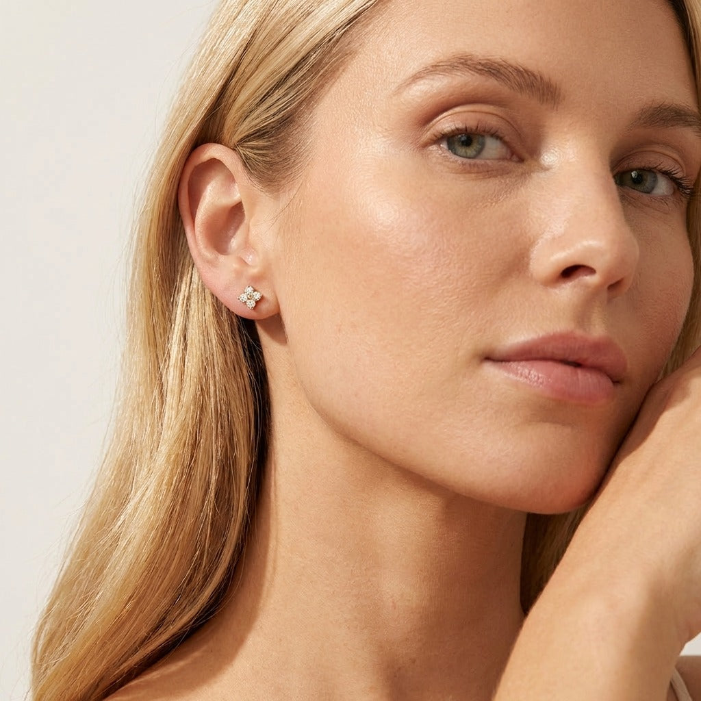 Crystal Clover Stud Earring – Gold & Silver
