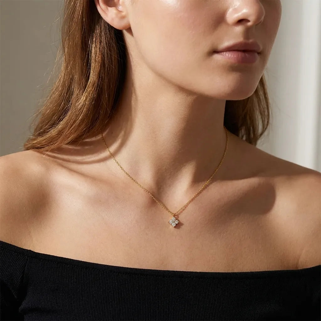 Crystal Clover Pendant Necklace – Gold