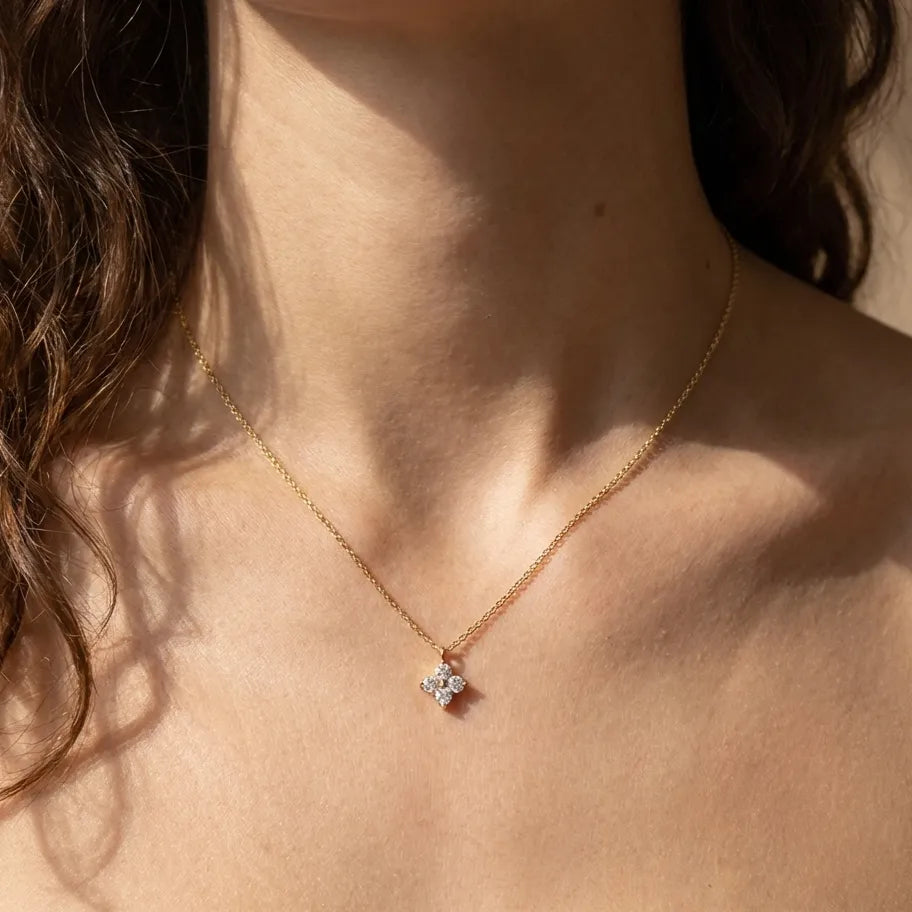 Crystal Clover Pendant Necklace – Gold