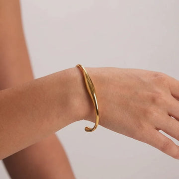 Twisted Cuff Bangle Bracelet – Gold