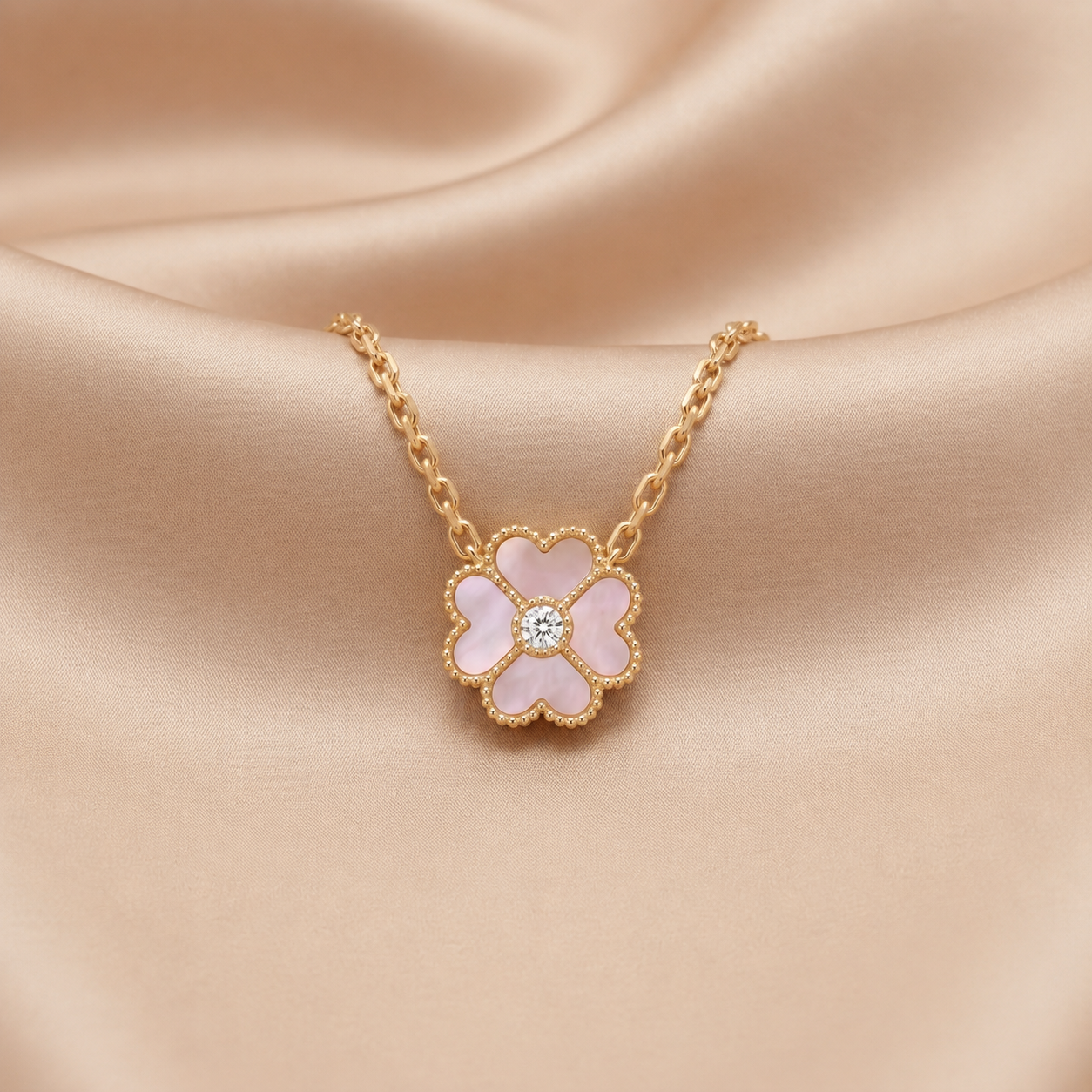 Four Leaf Clover Mother of Pearl Pendant Necklace – Gold Plated